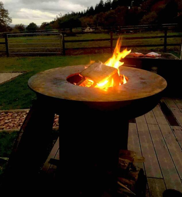 Cottage Cocooning Romantique Avec Jaccuzzi Prive Ancinnes Kültér fotó